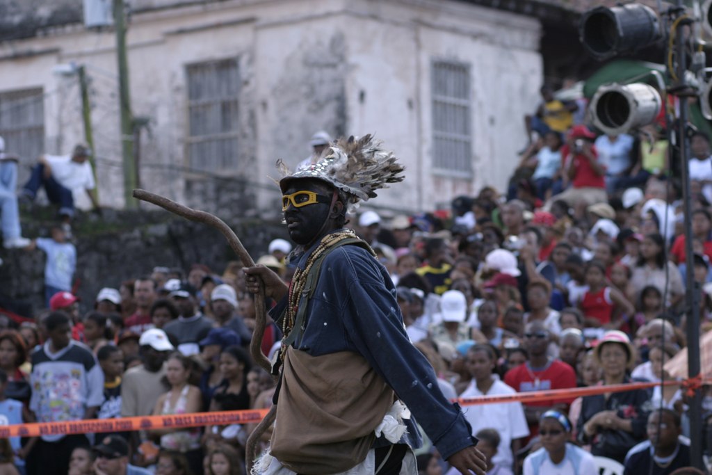 Commons原始说明记为巴拿马Colón省Portobelo地区的Baile Congo（康戈舞）。