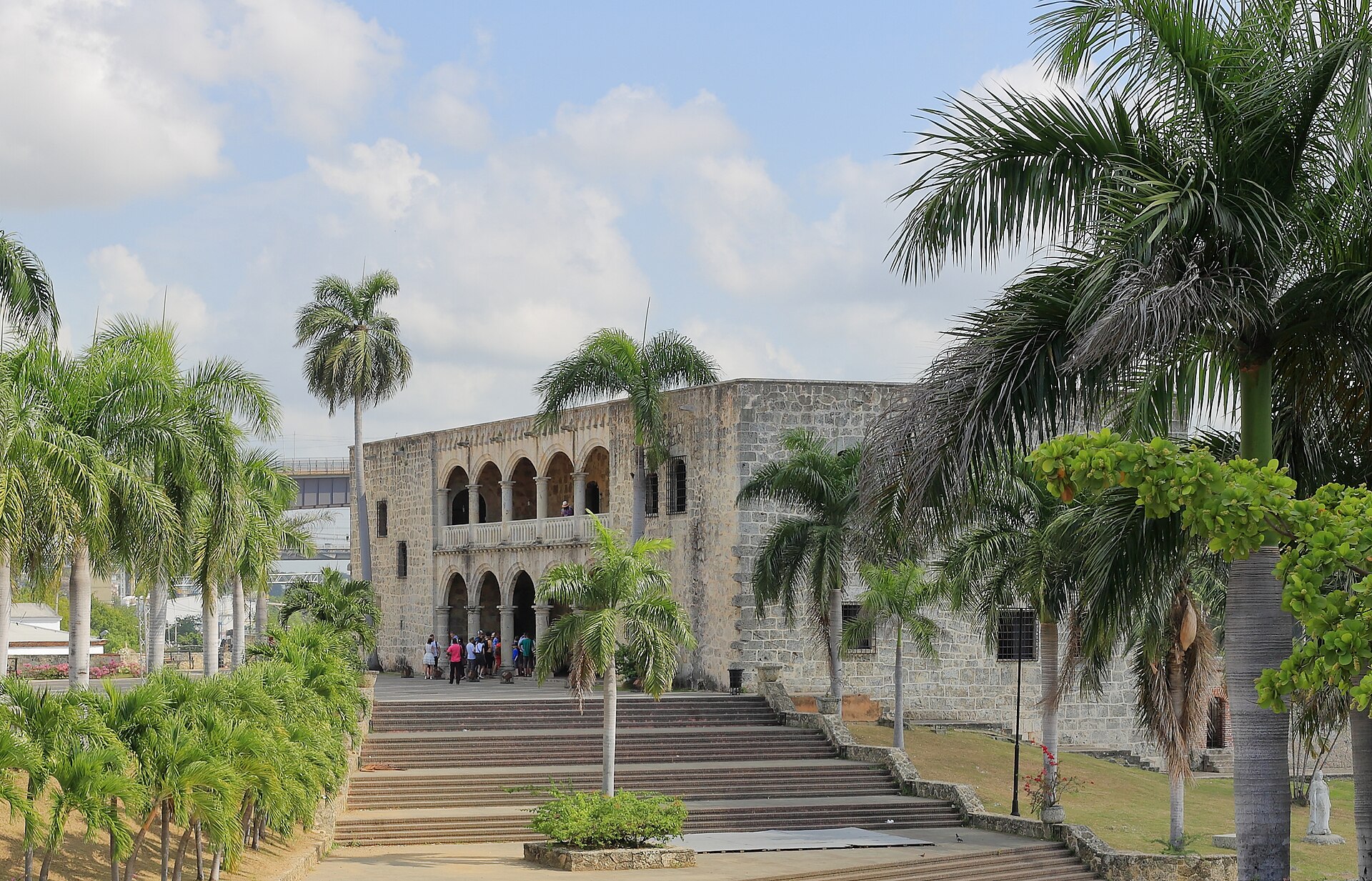 Alcázar de Colón 石砌两层府邸
