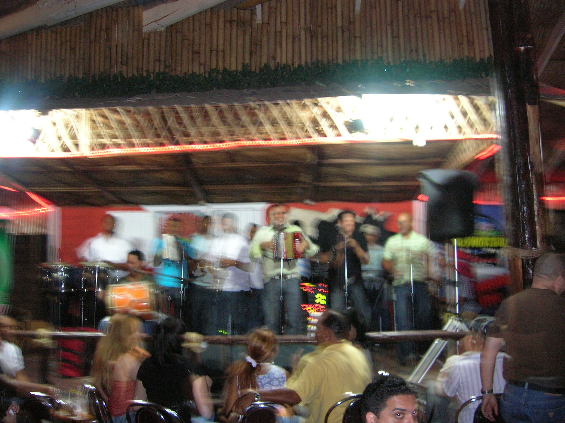 Merengue 乐队现场