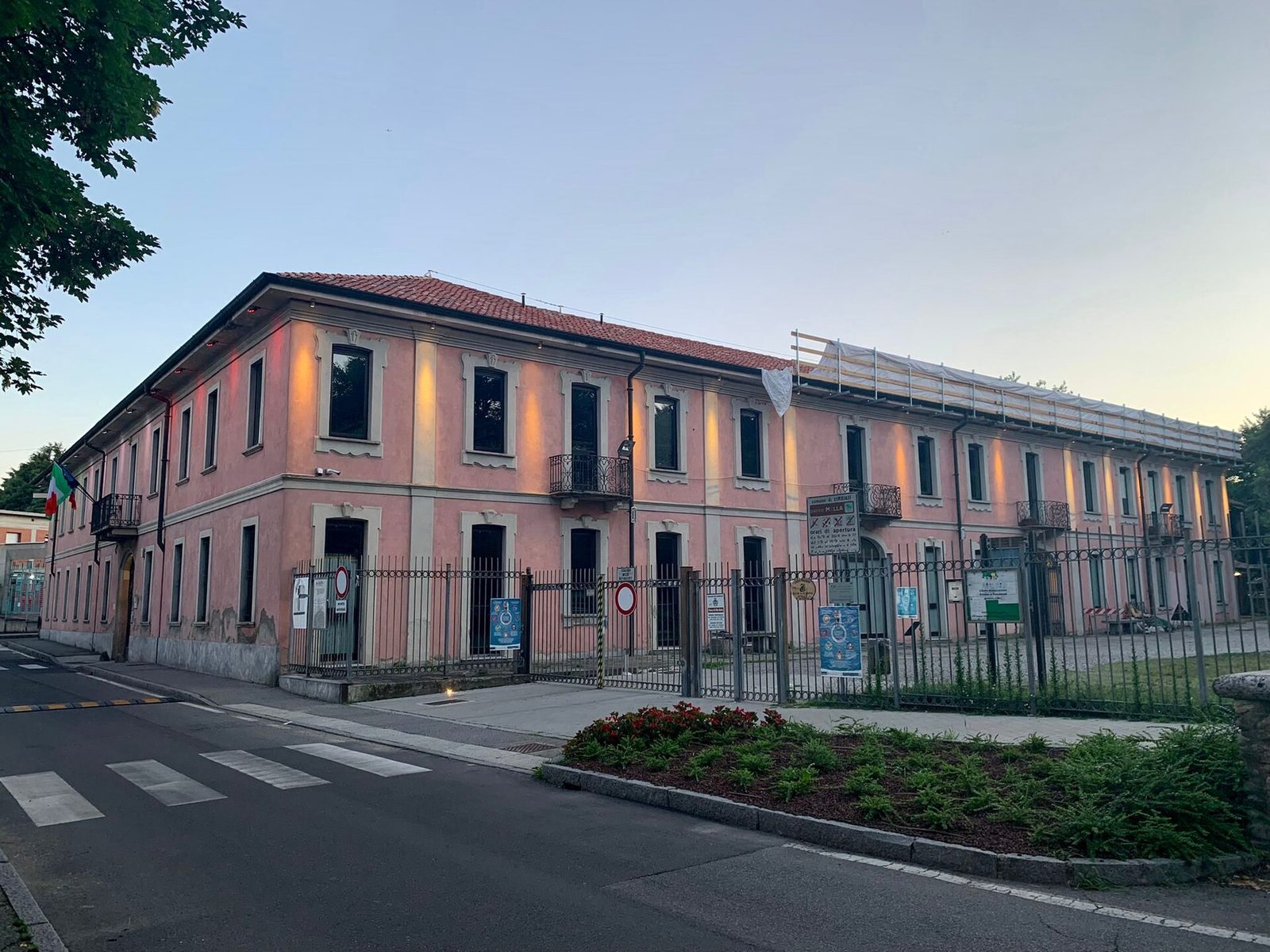 比利亚梅亚(Villa Mella):圣灵兄弟会的社区,palos 鼓声至今在这里的圣灵节与葬礼上响起。